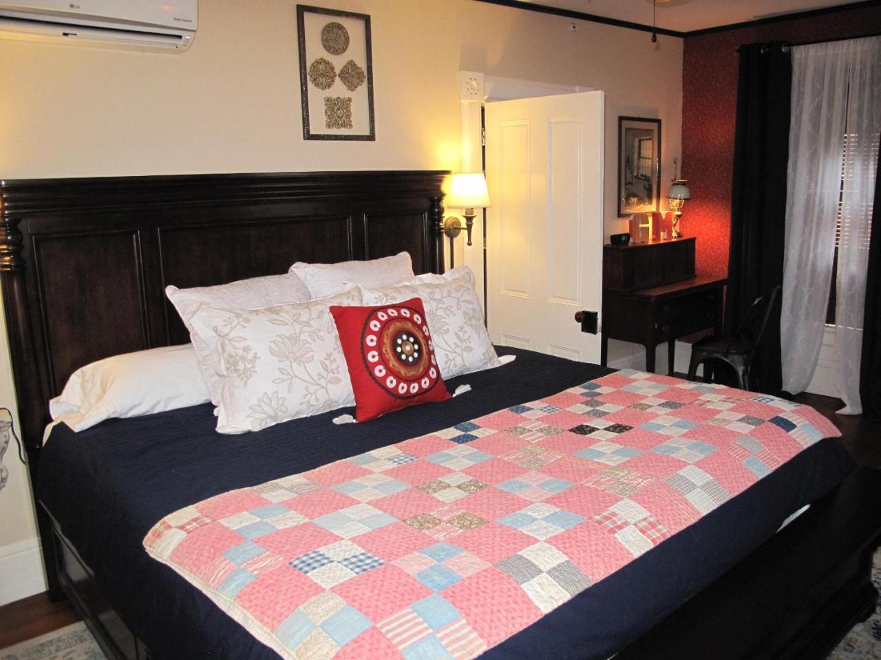 Georges On York B&B Taneytown Экстерьер фото